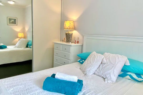 Master Suite luxury villa Sintra with Pena Palace views and king-size bed